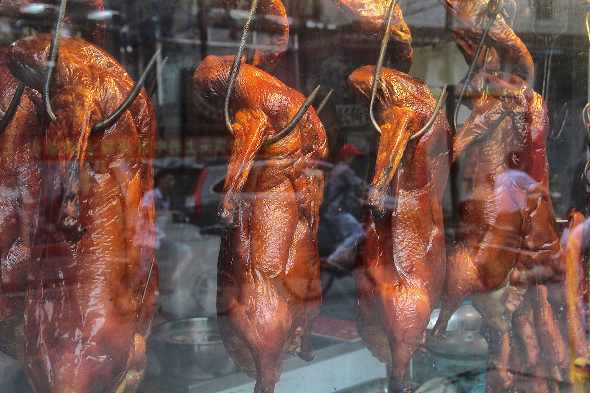 广州烧鹅口感鲜美,外酥里