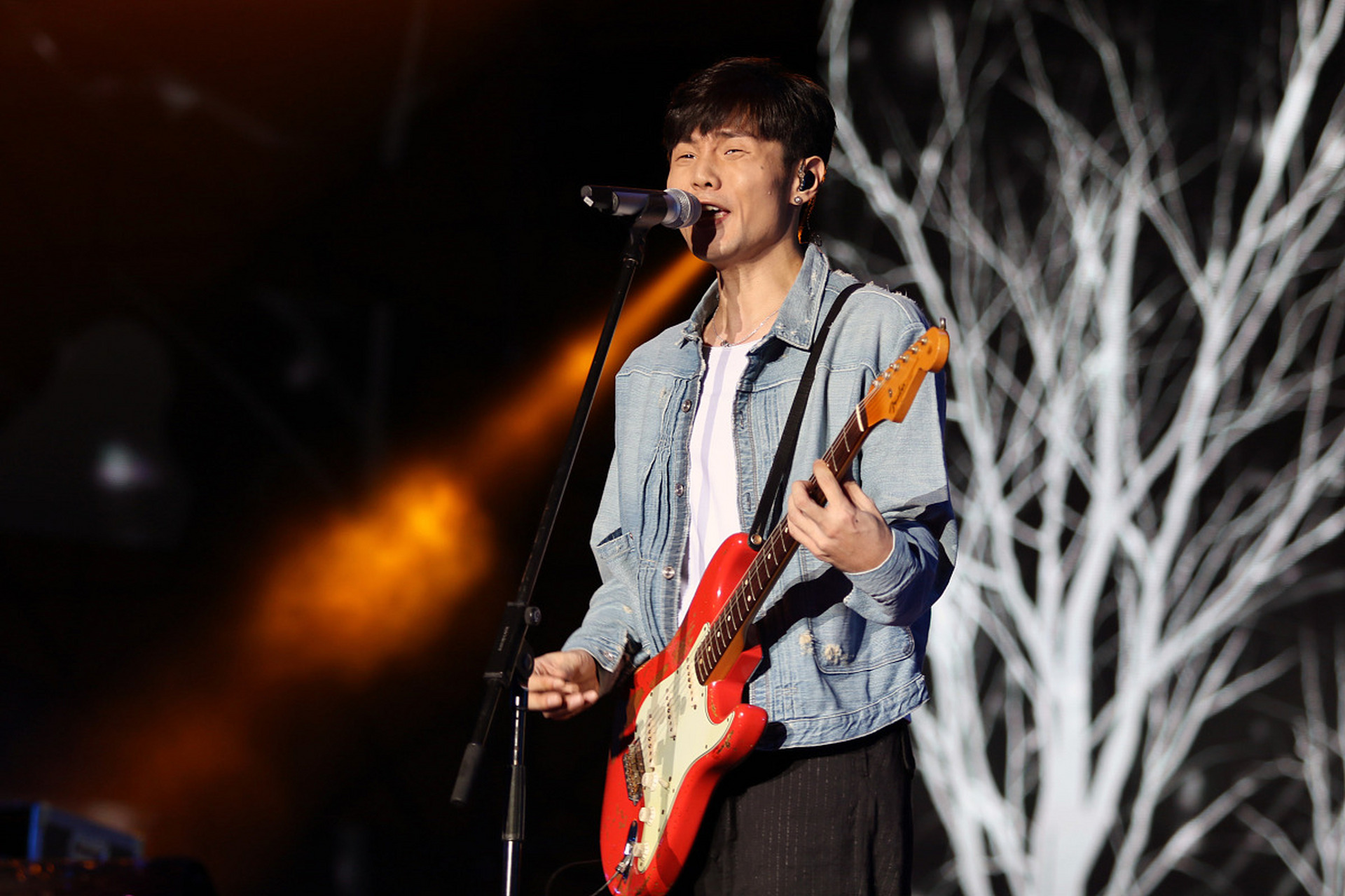 李荣浩的少年求学经历,其实,挺坎坷的!