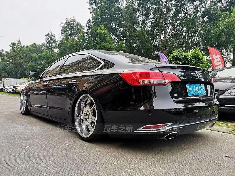 看看广东车友改装的vip风格众泰z700