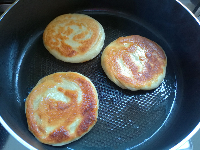 做豆沙馅饼松软香甜不干硬,这两个要点是关键,必须看一看!