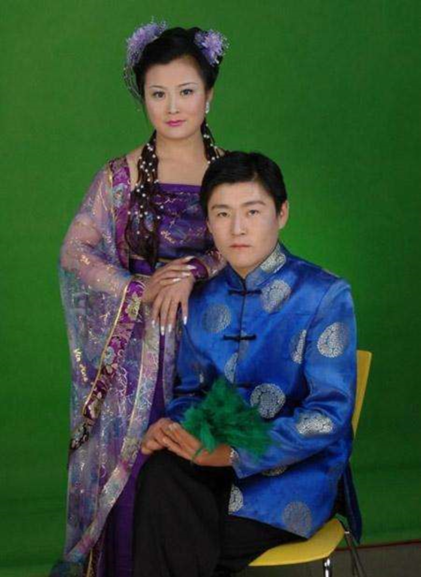 三,马化腾妻子,马化腾的妻子还是两个人一起聊qq认识的,真是正宗"qq爱