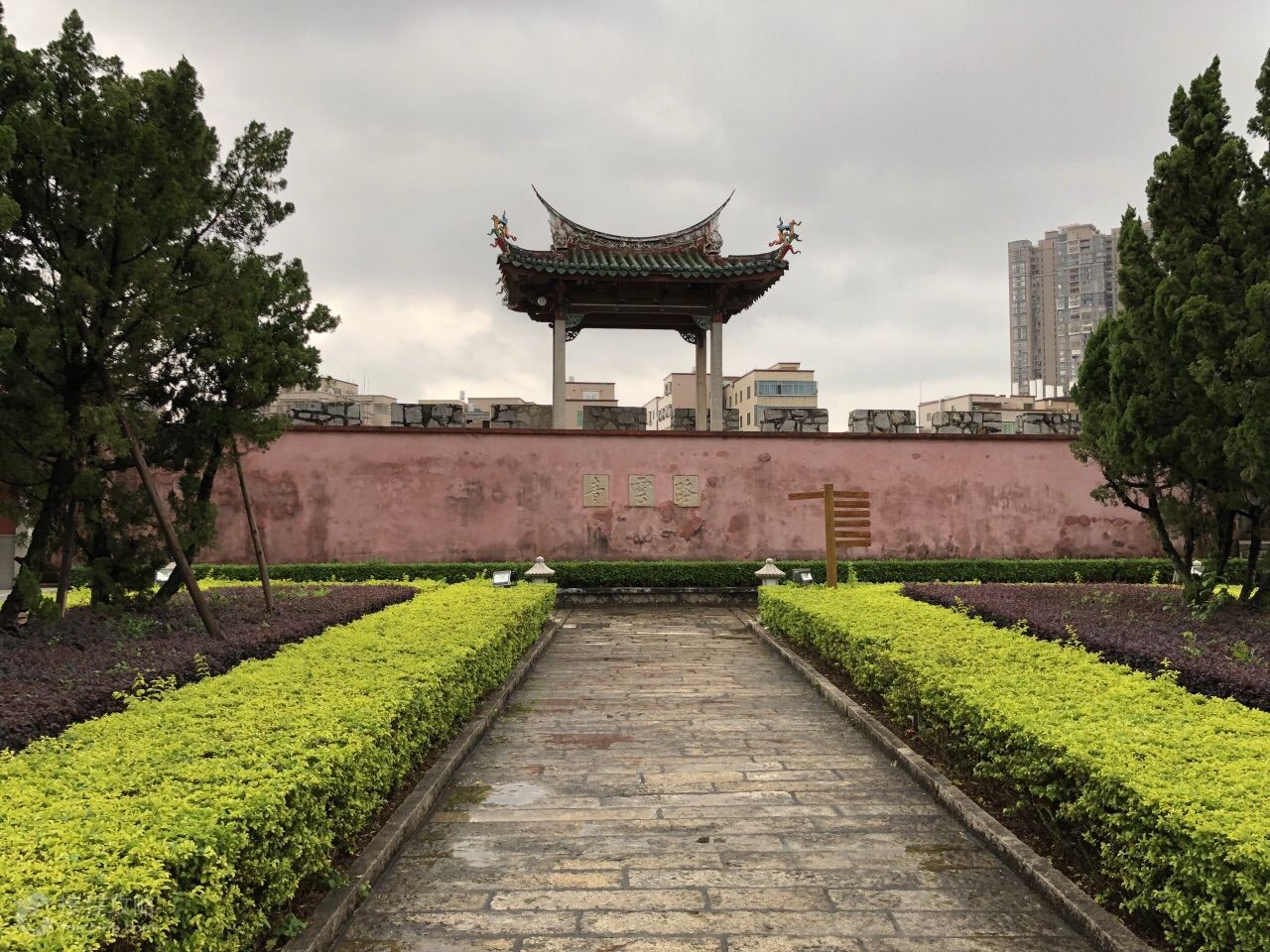 同安孔庙坐落于同安县城的东溪西畔,原来是历代祭祀孔子的场所,现在