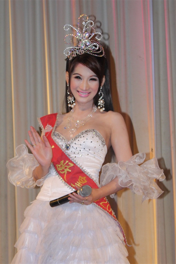 泰国的人妖政府也有区别对待,在户籍上,一般上会写着出生时候的性别