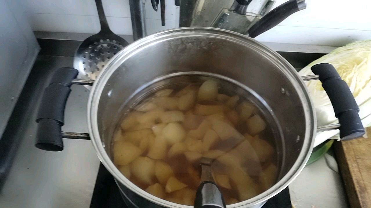在家做的甜汤,化痰止咳,润肺的,很好喝