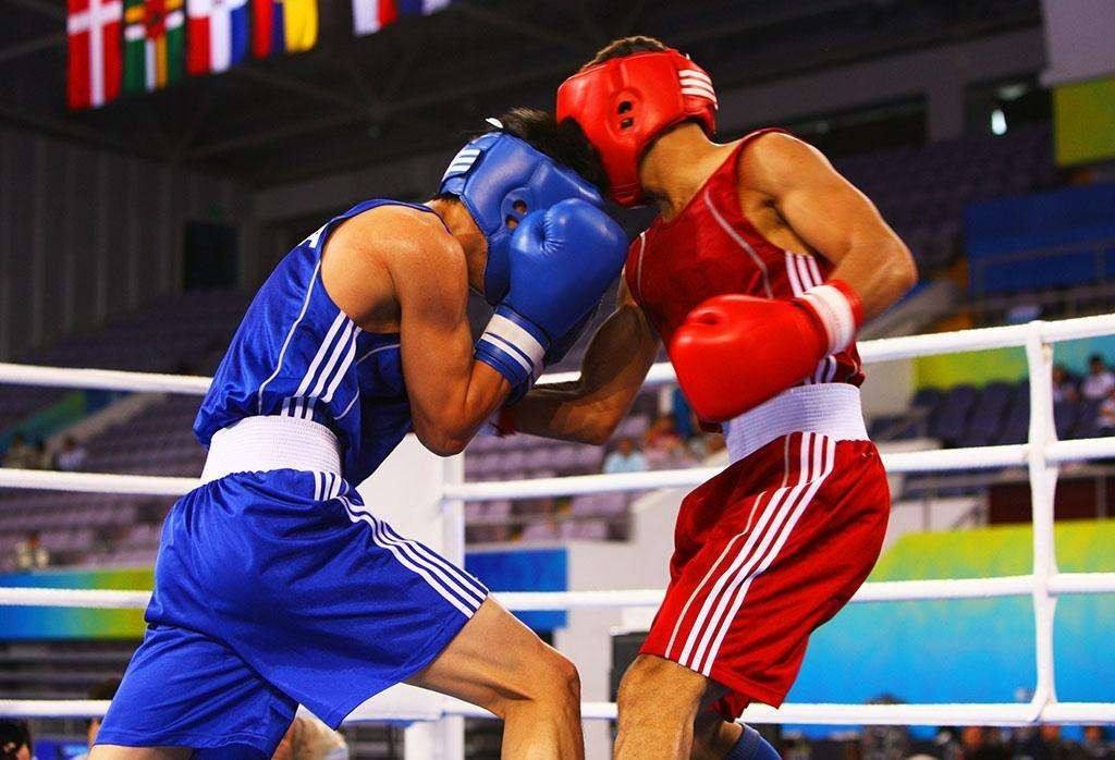 一个200斤的大胖子和一个140斤的肌肉男搏斗,谁更占优势?