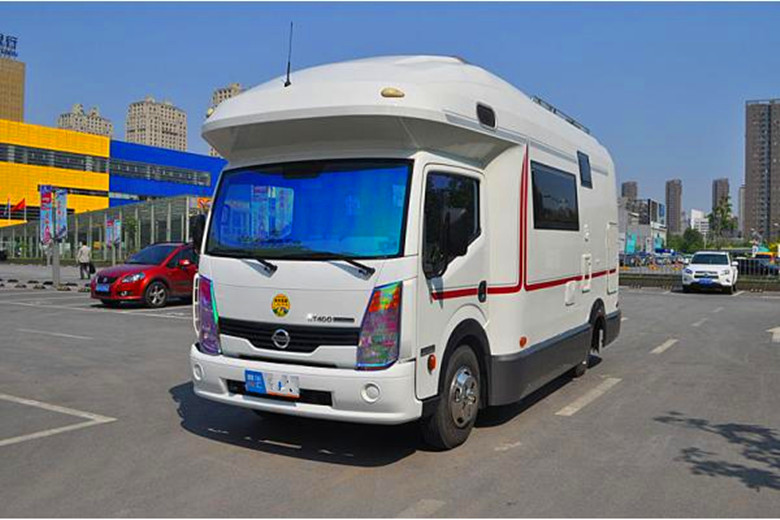 中产阶级房车首选—富士日产房车