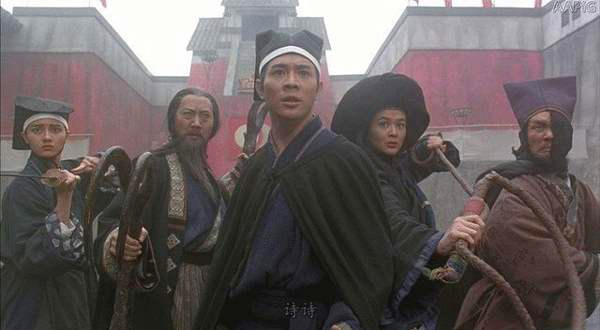 黑木崖之战,5大高手险胜东方不败,难道独孤九剑不如葵花宝典?