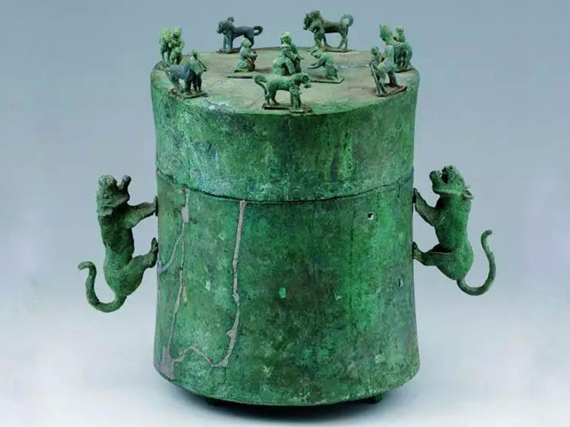 在晋宁县石寨山,江川李家山,不少古滇国的青铜器也随之被发现