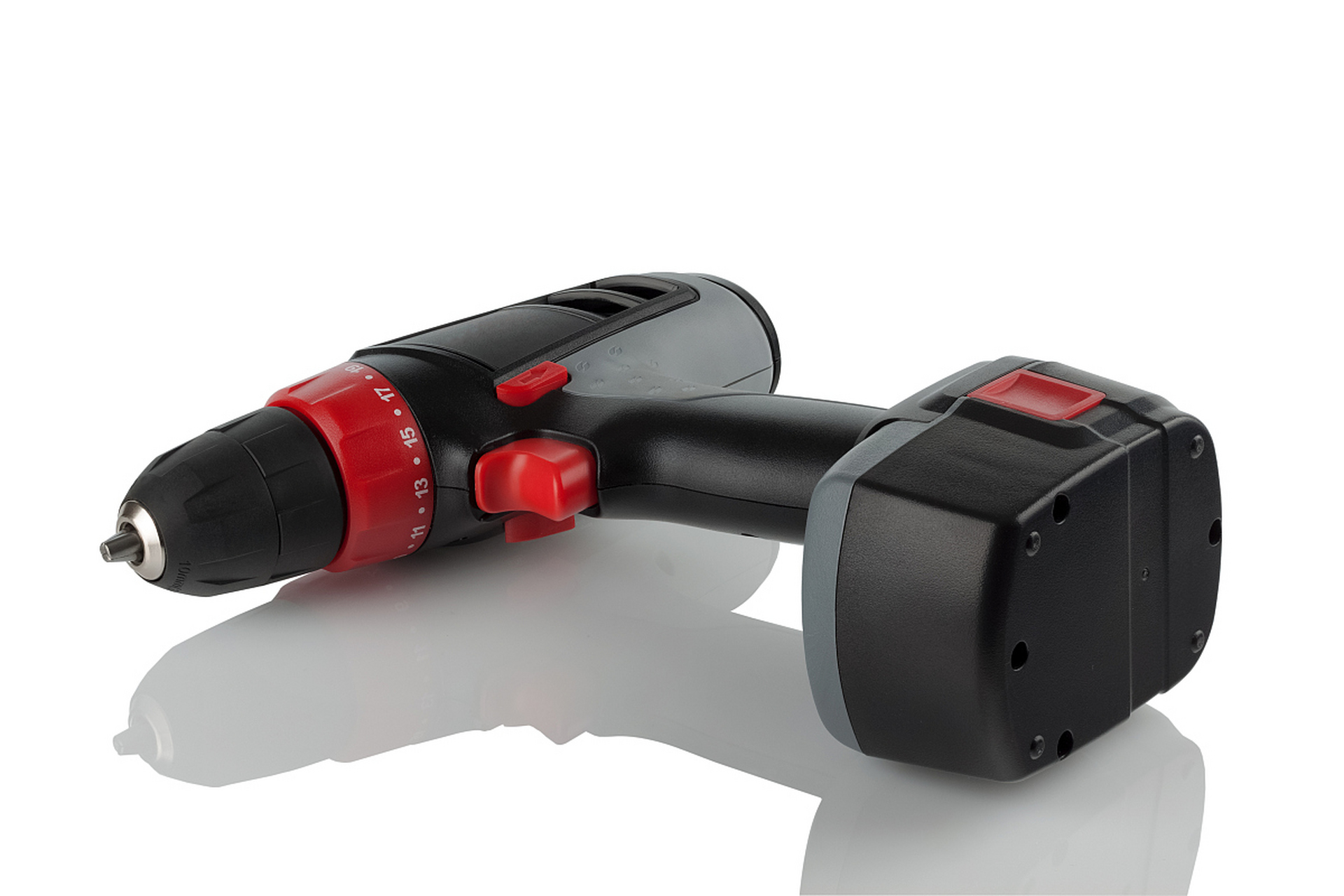 欧莱德(oulaide)推出的这款21v锂电钻是一款集合了多种功能的电动工具