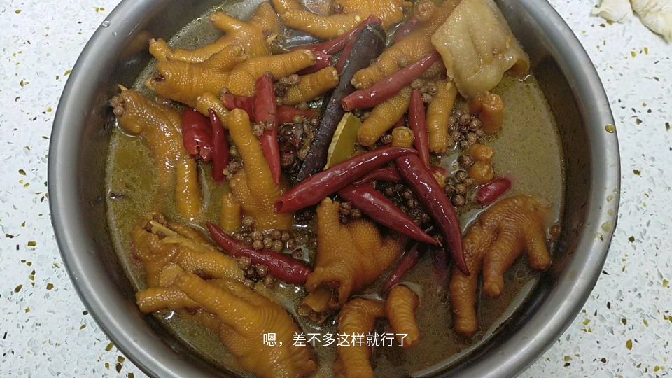 卤鸡脚很简单,做好这几步,味道不会差,再也不去外面买