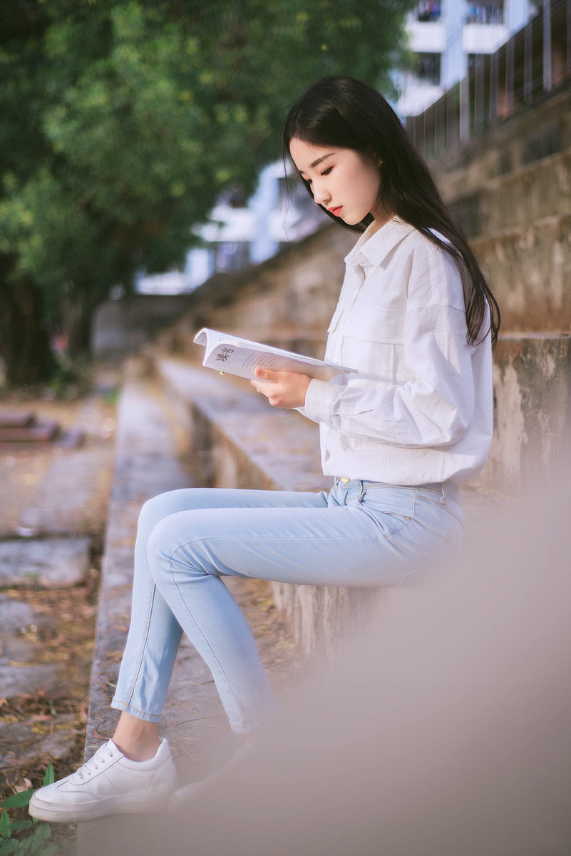 校园人像写真:晨读