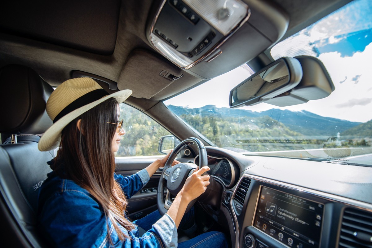浙江女司机高速公路倒车,难道女性真的不适合开车吗?