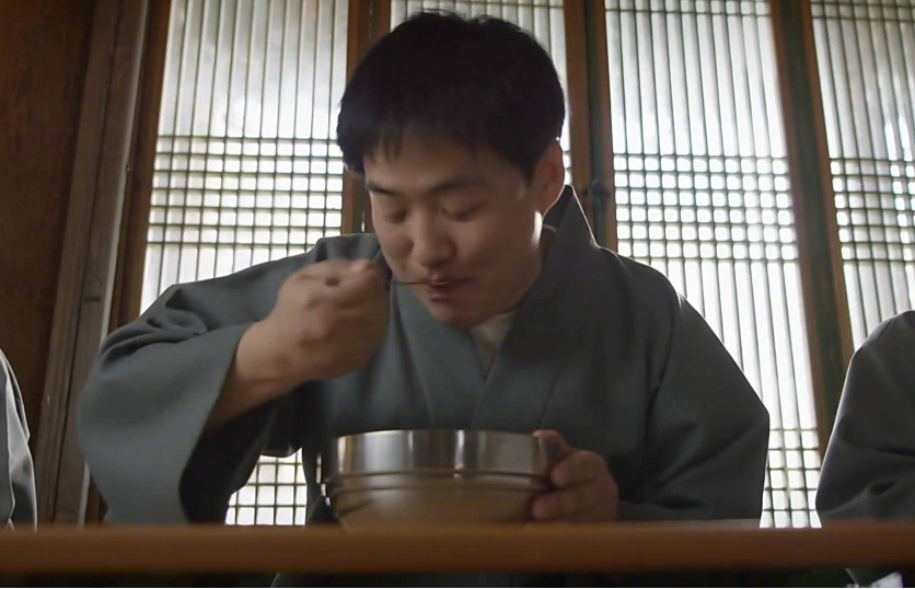 安宰弘减肥成功,还记得当初在《请回答1988》里饰演正峰的他吗?