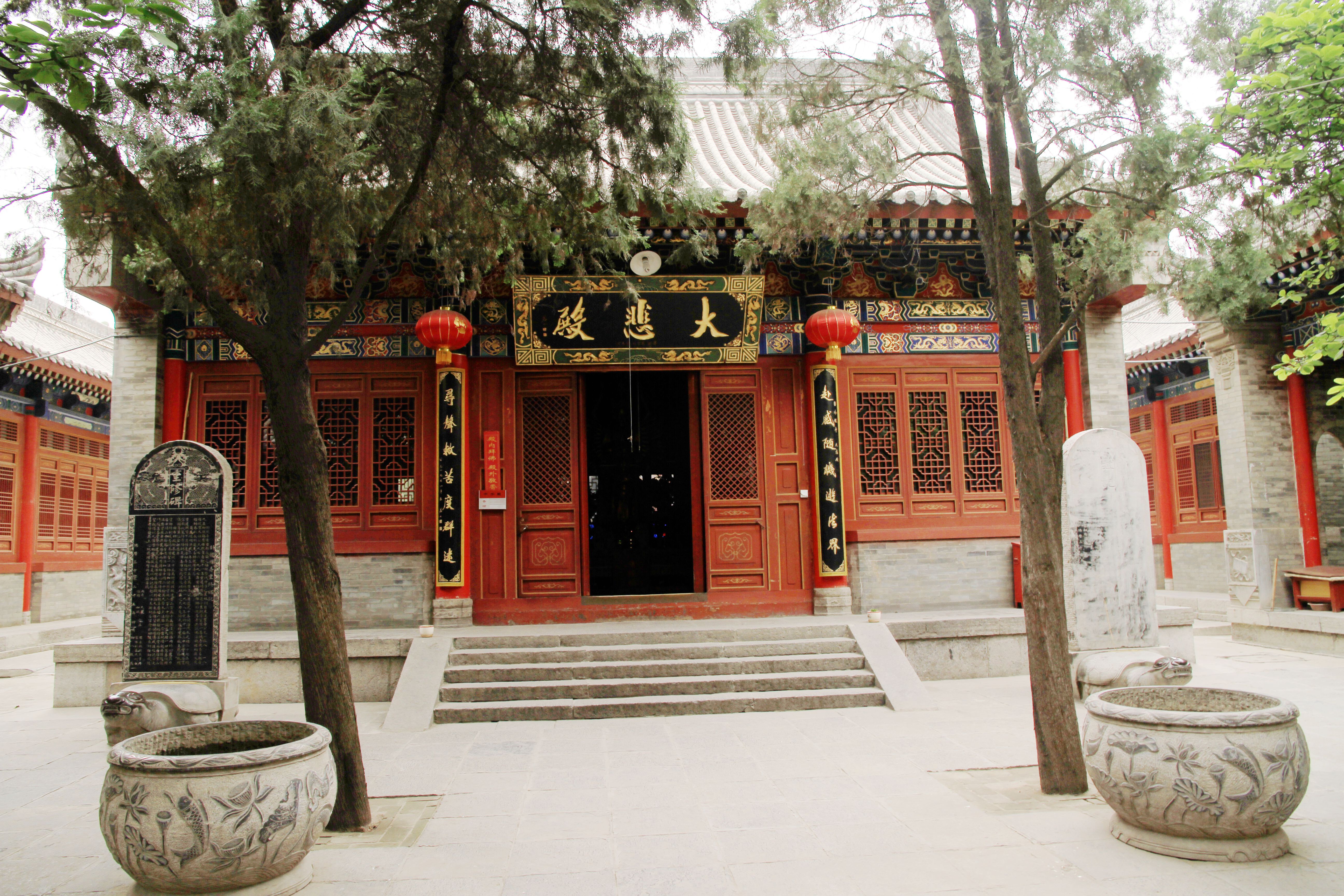 初探古城西安卧龙寺