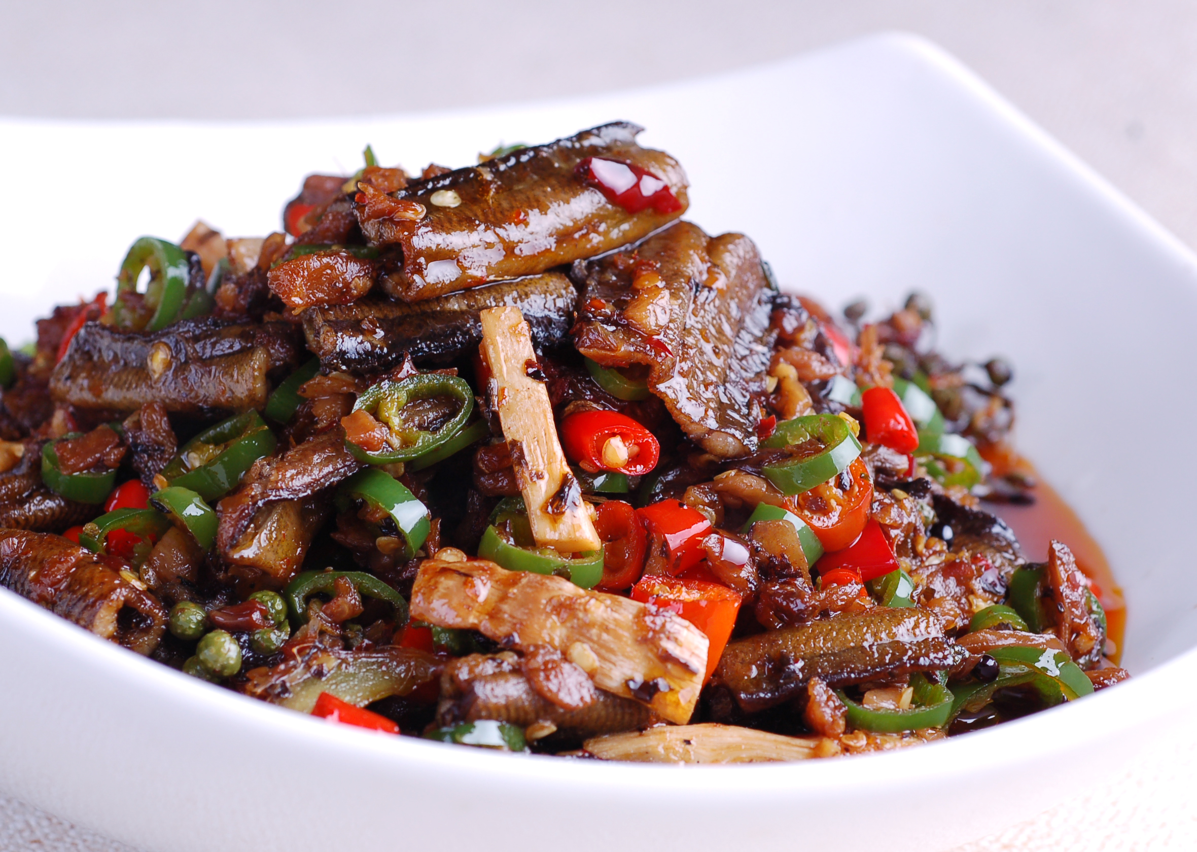 每天推荐不一样的六道美味佳肴:六道口齿留香的美食