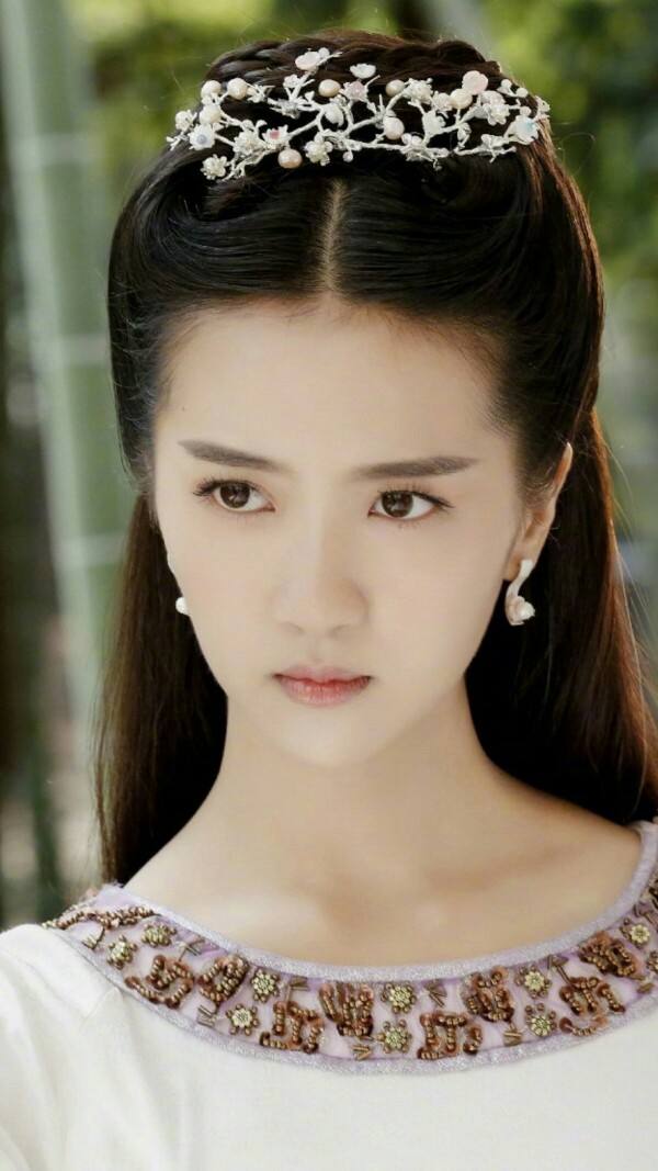 中国内地新生代女演员许龄月