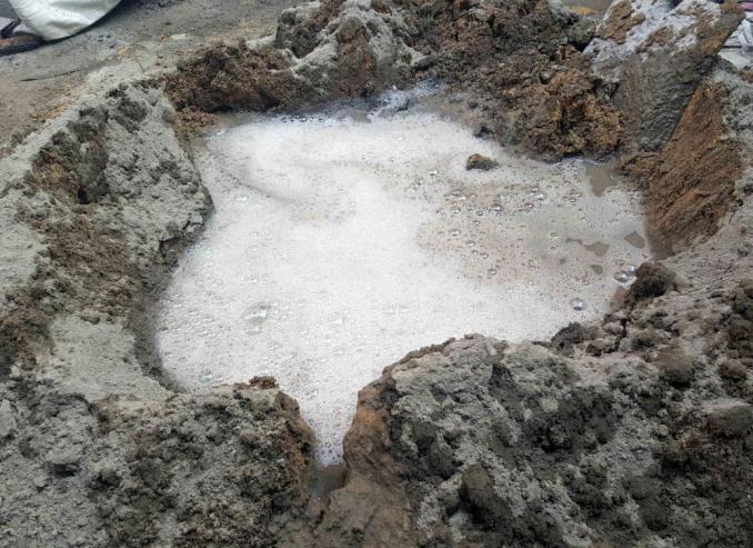 头次见工人在水泥里加洗衣粉,一问内行人,后悔现在才知道