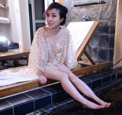 而且三年前甘露露曾经透露自己有意退出娱乐圈,会过