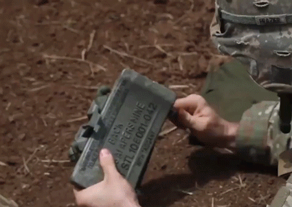 "此面向敌"阔剑雷背面不会炸?误区!后方16米内不能站人?