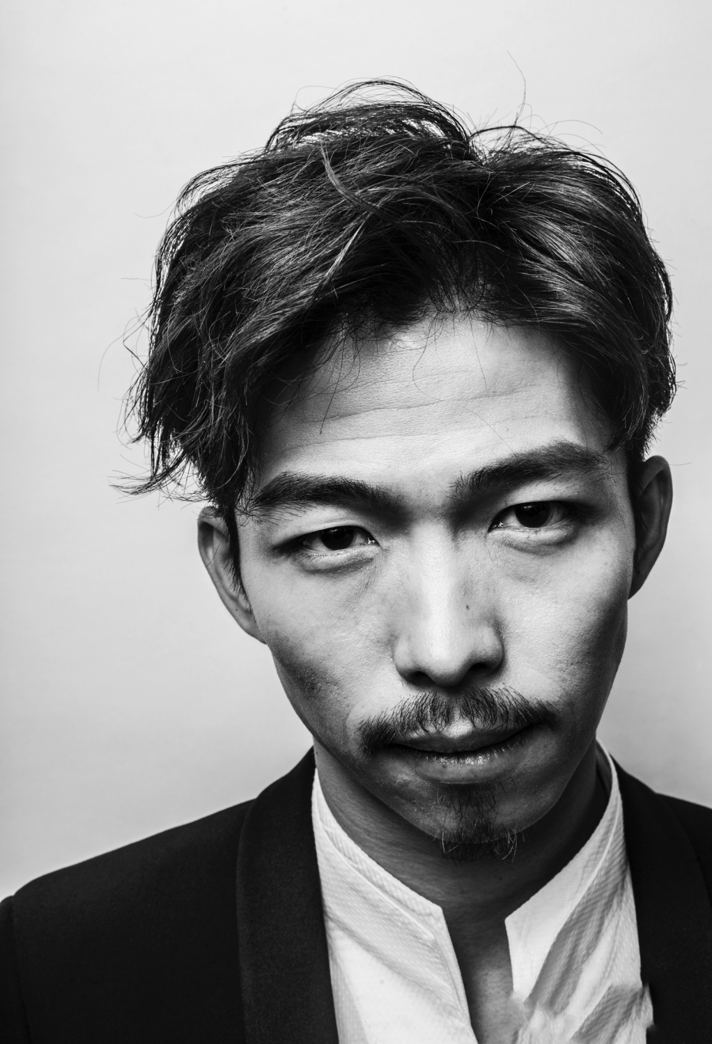 这张照片真是帅到爆,这看着就是钢筋一样直的老爷们儿啊