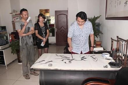 访著名画家一支笔魏春生老师