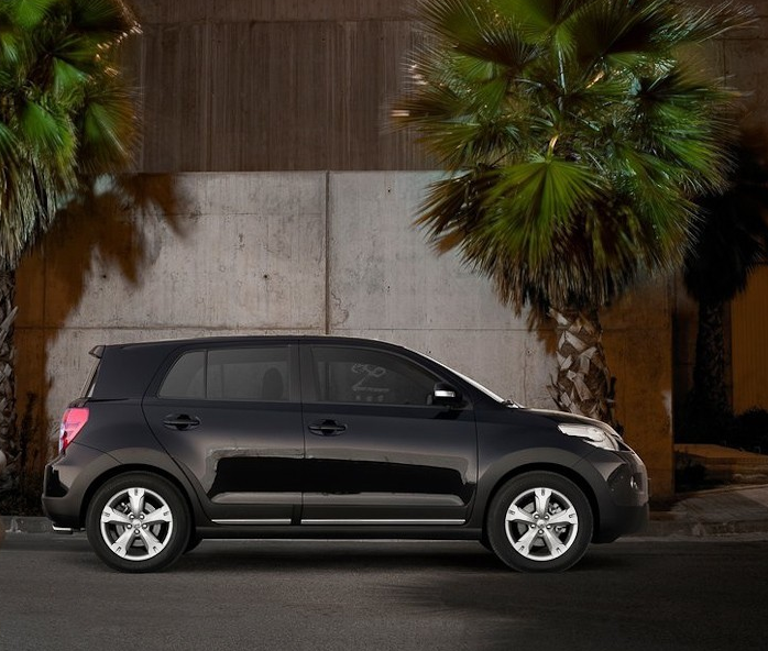 整体都很漂亮,吸引眼球的丰田urban cruiser