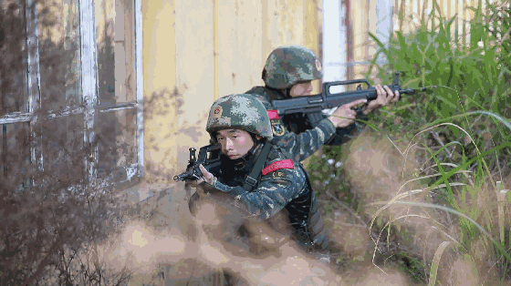 负重奔袭!一组动图带你感受武警