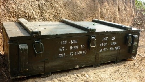 为什么军队打仗的时候都是用木质箱子装子弹,而不是铁质的?