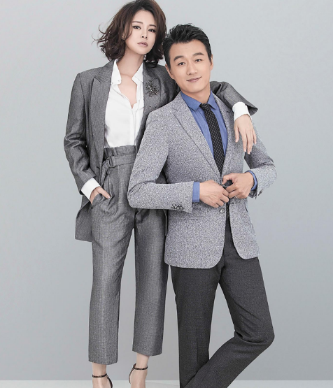 有的人则过的非常低调,大家都认识佟大为吧,他也算是一位知名的演员了