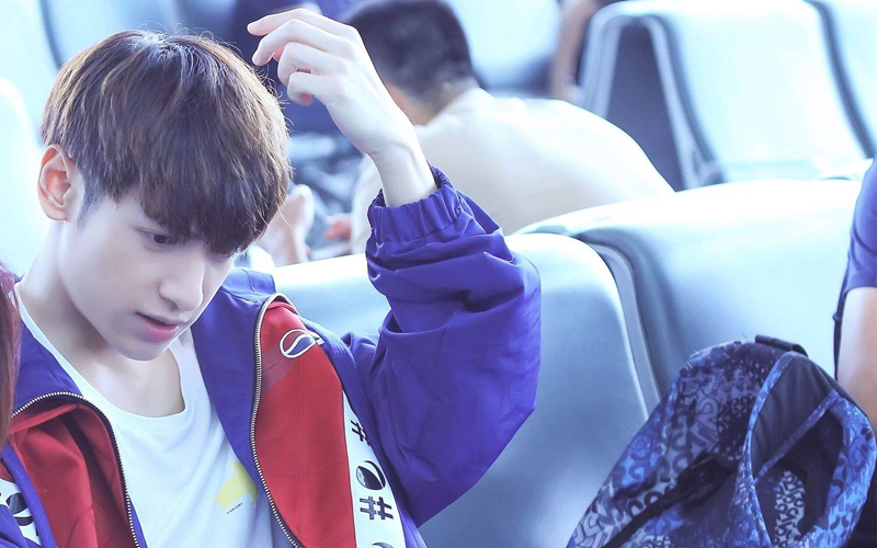 他以jboy3组合出道,曾出演《何以笙箫默》,如今凭《香蜜》大火