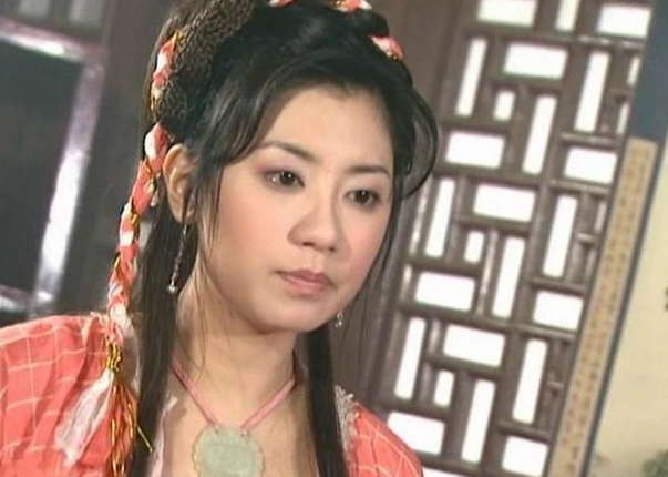 《小李飞刀》中贾静雯没有一件漂亮的首饰,但模样依然清纯又撩人