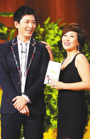 歌手出道却成知名主持人,入圈28年没绯闻,至今感情问题是个迷