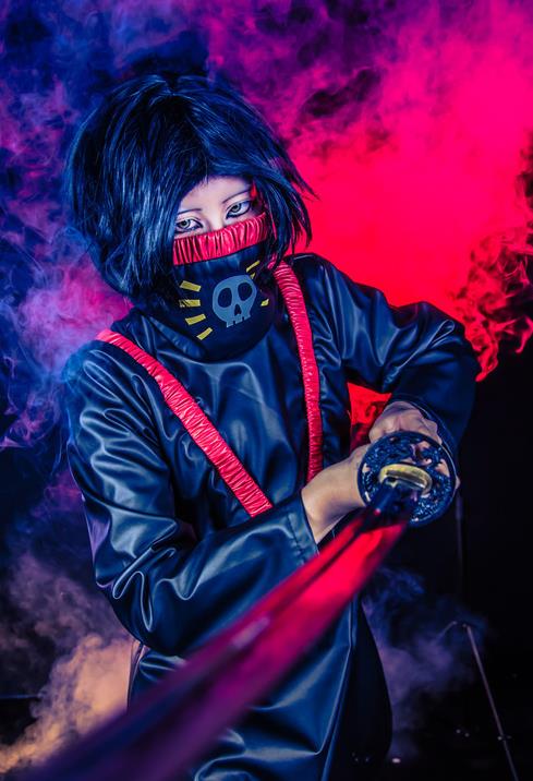 图为飞坦.全职猎人cos,网友:小杰,你这精致的小刘海,会吸粉无数啊!