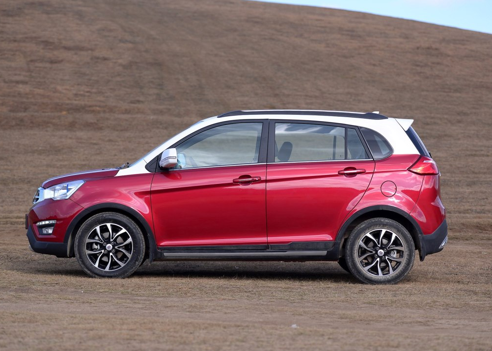 很符合家用风格,智尚s352016款 1.5l 精英版,又富有年轻气息的