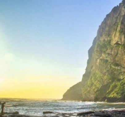 2,韩国,济州岛:济州岛是韩国最大的岛,又叫耽罗岛,蜜月之岛,浪漫之岛