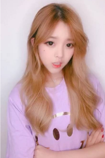 西瓜妹真名李梦雅,代古拉k真名代佳莉,最后一位很有艺术气息!