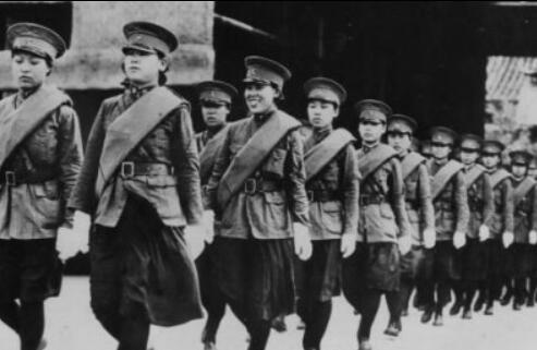 民国时期女警察:警服穿着很漂亮,图五女警的行为却让人不喜!