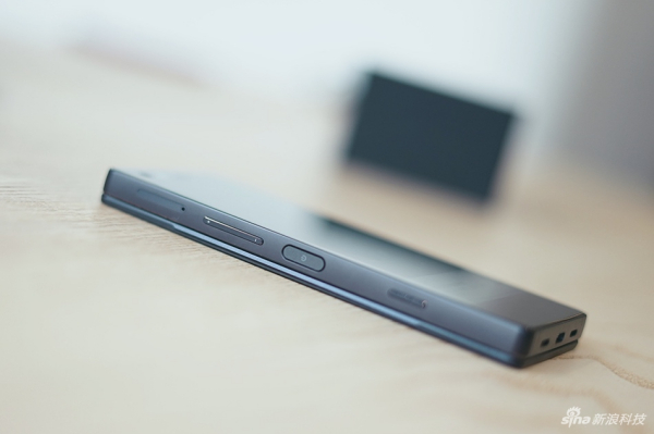 中兴双屏手机axon m国行版图赏