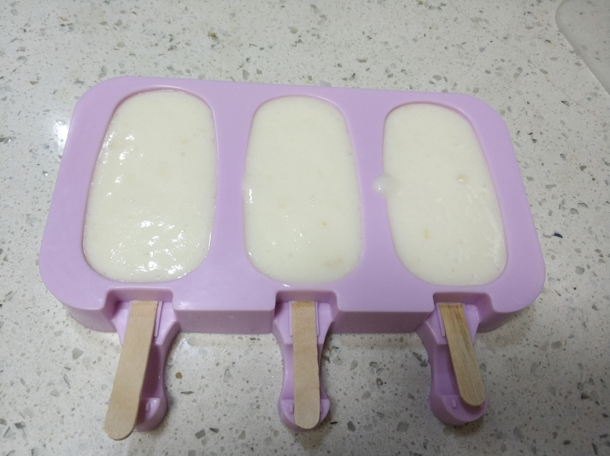 家庭自制冰淇淋无奶油图片