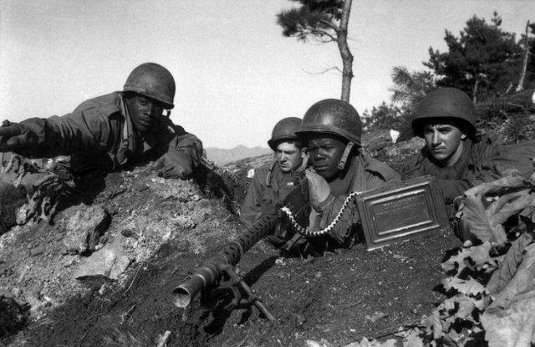 正面抗衡"撕布机"mg43的著名轻机枪 多年经久不衰的勃朗宁经典