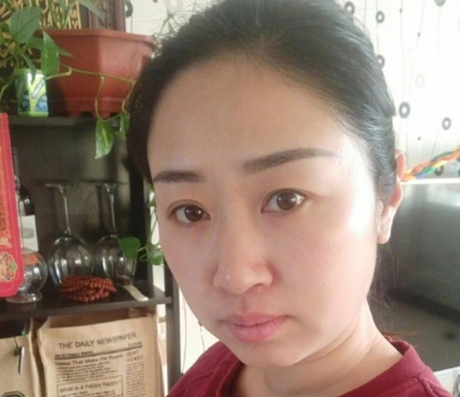 财运表现一般,耳严重廓反,内心要强不服输,凡事都要按照自己的意愿来