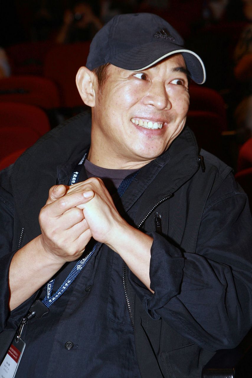 李连杰价值3亿的上海别墅,常年无人居住已经沦为保姆宿舍,都是保姆