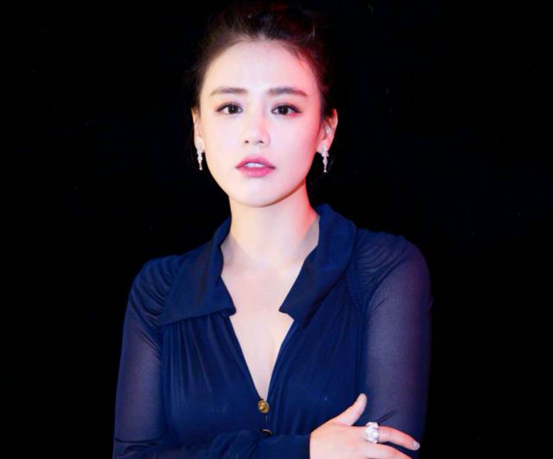 马思纯解读张爱玲书籍遭怼,发文致歉却现错别字,网友:没文化!