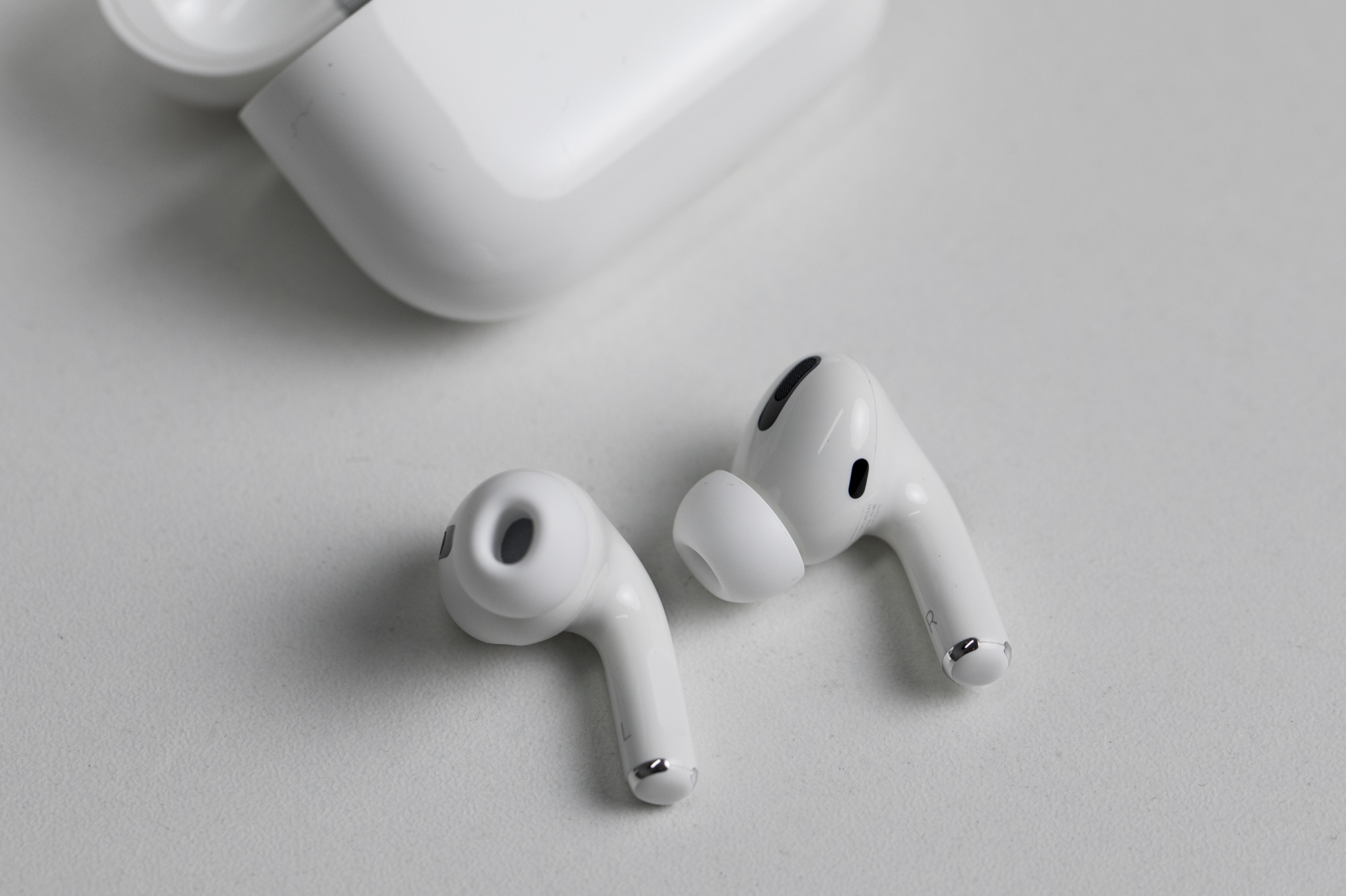 airpods pro开箱图赏:极致的佩戴感,愉悦的降噪效果