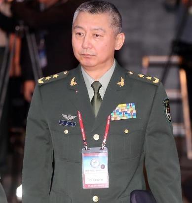 他13岁参加红军,70岁还被授"上将"军衔,儿子现任陆军副司令!