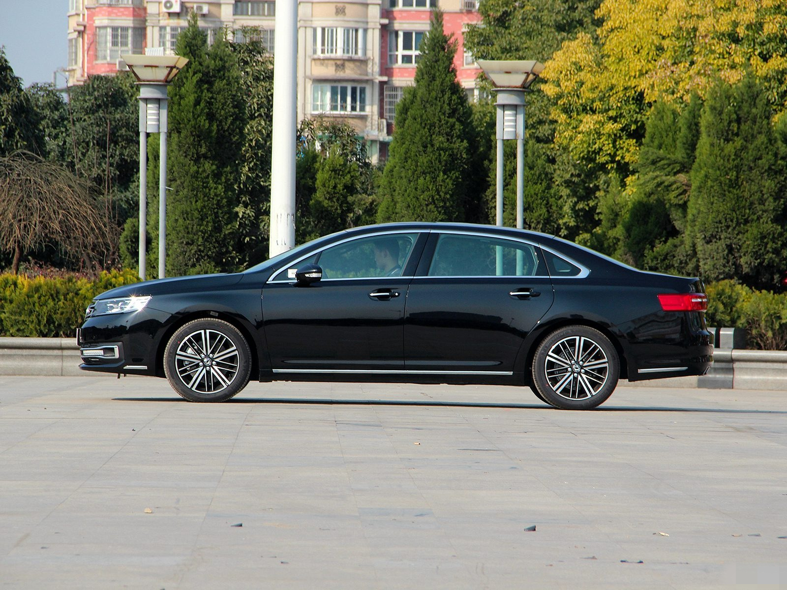 领你欣赏东风a9的霸气外观