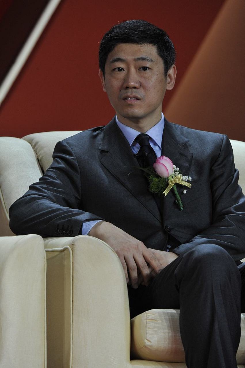 主持人戴军说:"我在《繁花》中饰演一位餐厅老板,台词没有几句,镜头没