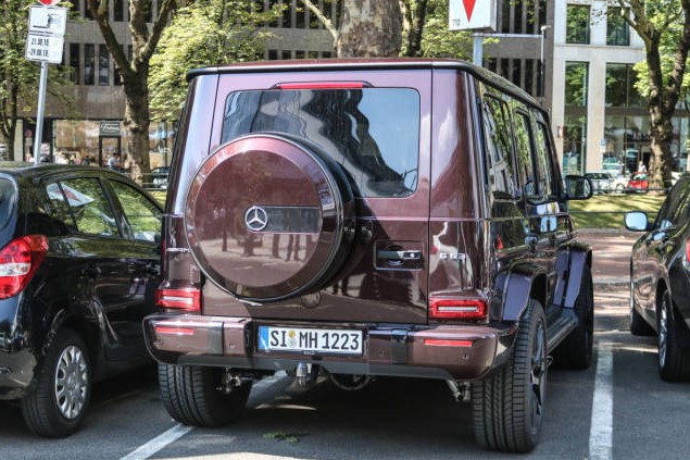 街拍全新奔驰amg g63,国外社会人最爱的座驾