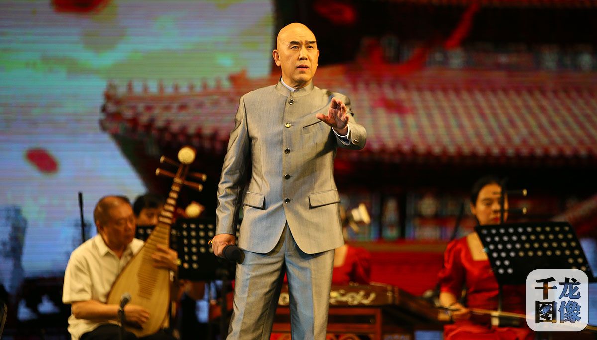 "评腔悠扬曲 张韵传深情 张派小生李武评剧演唱会在京举行