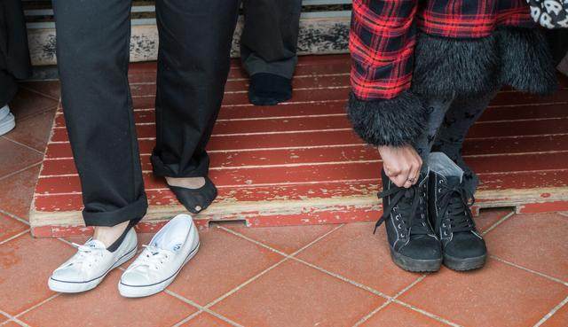 都知道日本有脱鞋进屋的习俗,那假如臭脚的人去做客该怎么办?